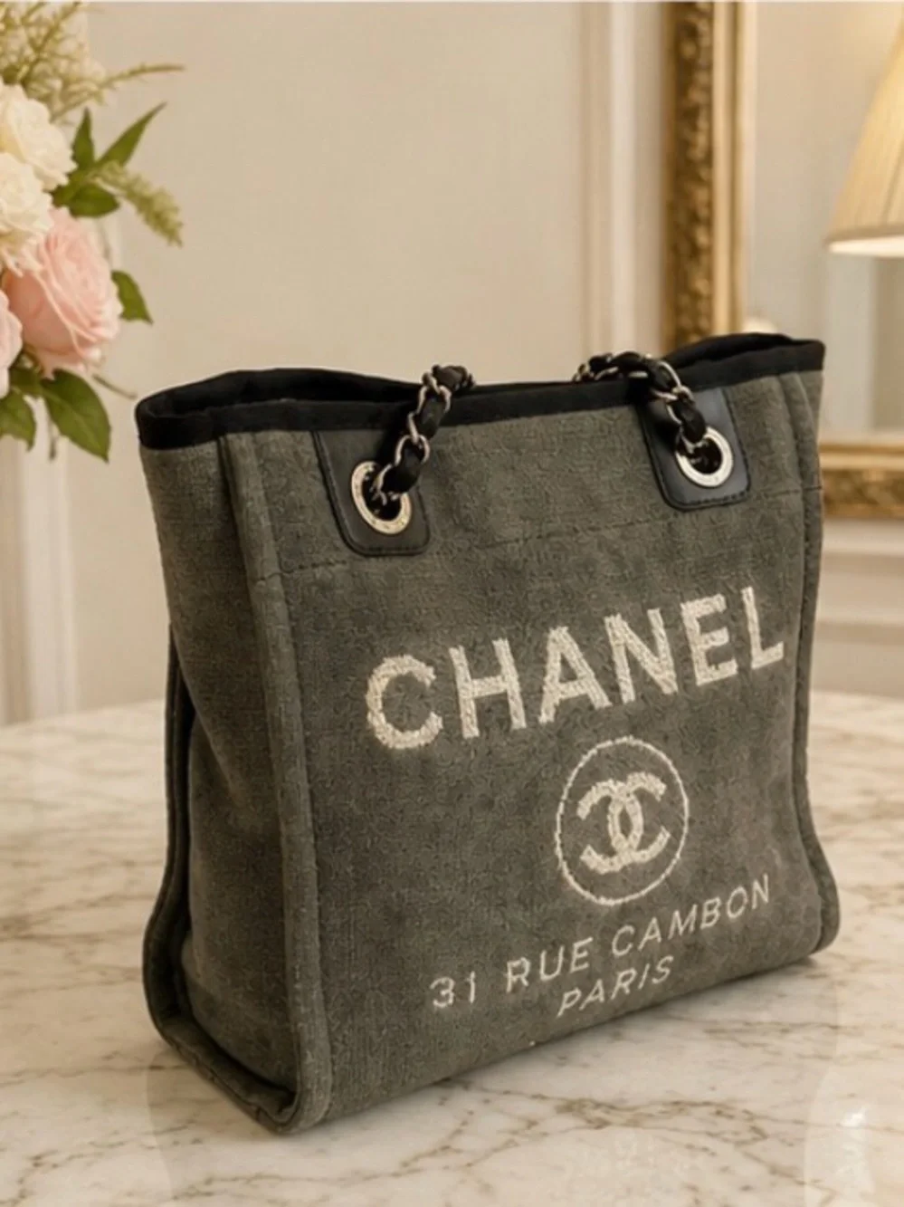 CHANEL Mini Deauville “31 Rue Cambon Paris”Tote bag 🌟